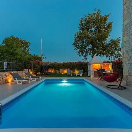 La Vita Villa Cabrunici